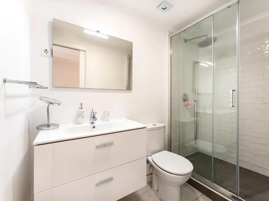 Sunny Apartment In Bica Lisbon