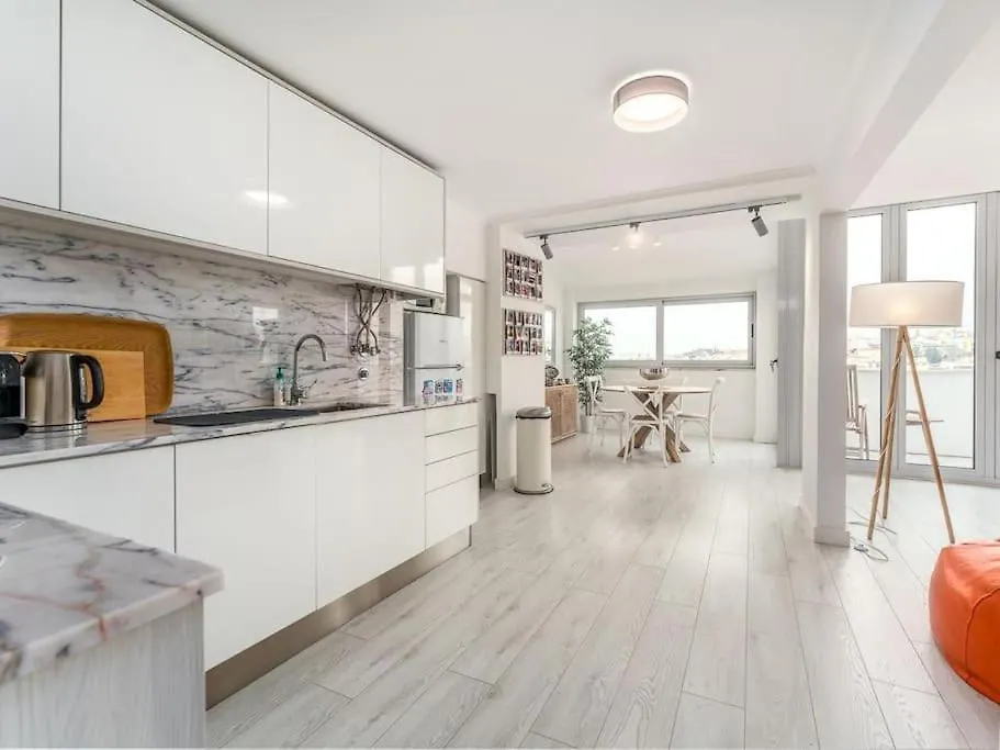 Sunny Apartment In Bica Lisbon