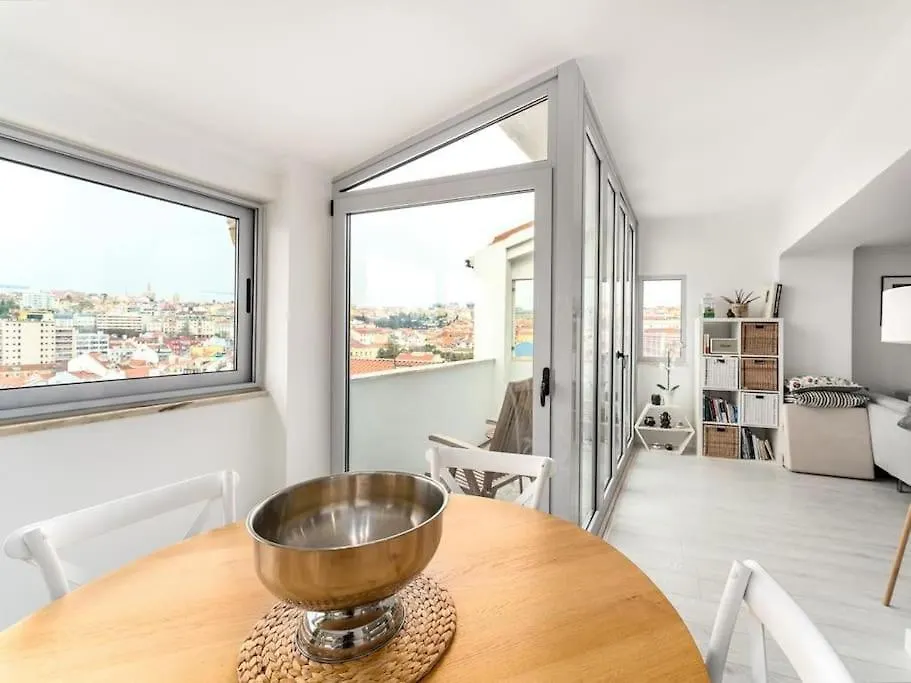Sunny Apartment In Bica Lisbon