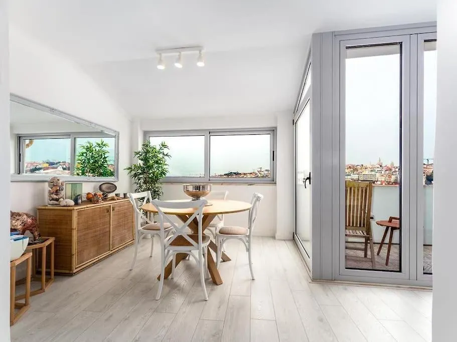 Sunny Apartment In Bica Lisbon 0*,