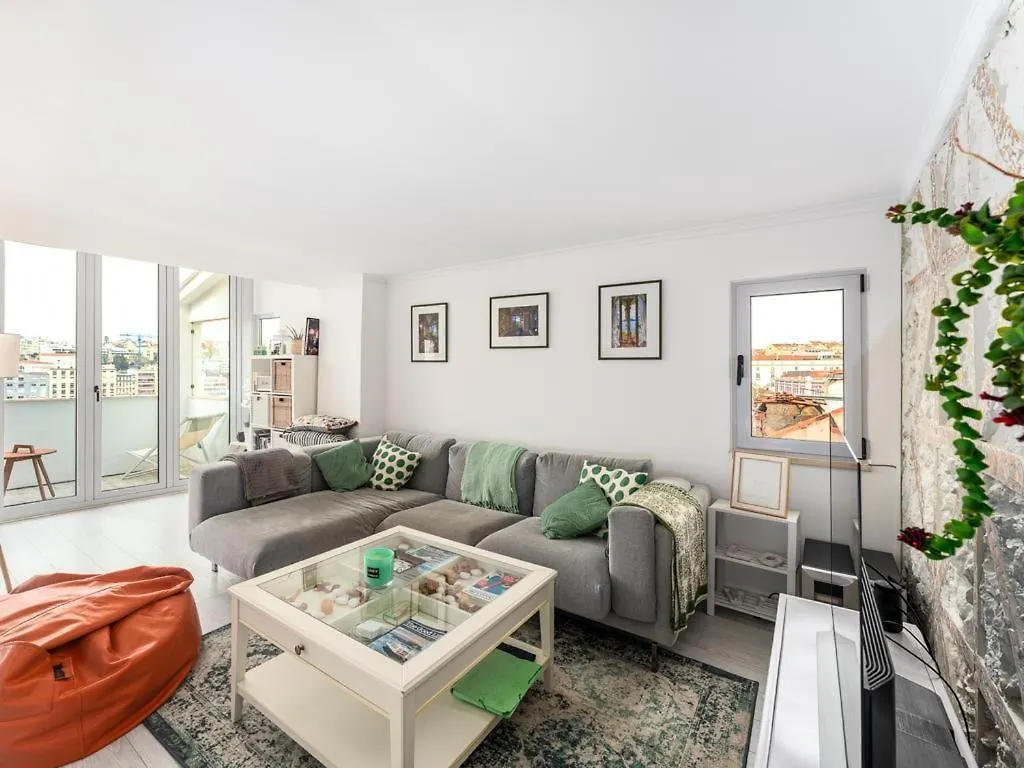 Sunny Apartment In Bica Lisbon Portugal